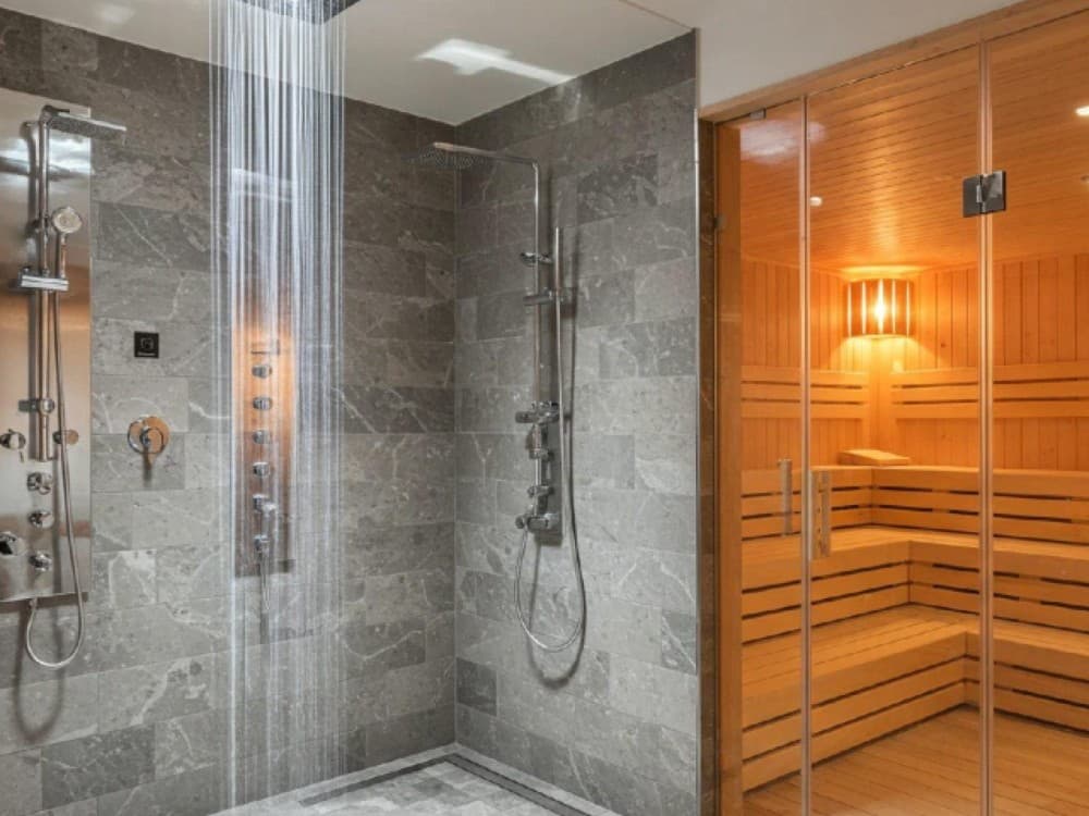 Badkamer met sauna